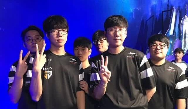 球队在他的 球队在他的