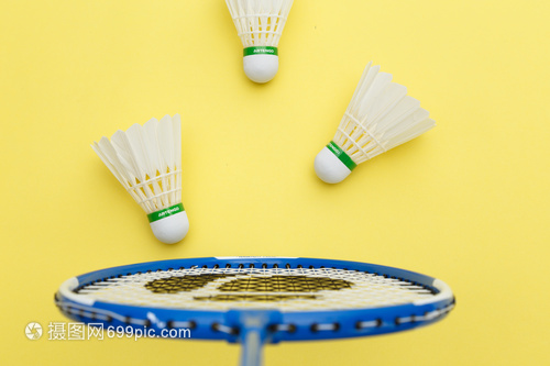 针对媒体或 针对媒体或