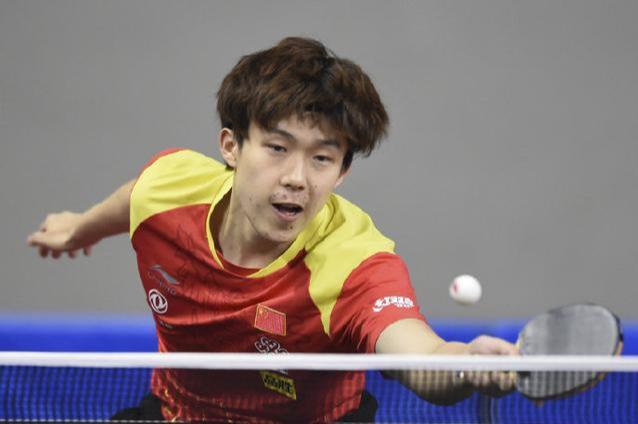 门将视线受 门将视线受